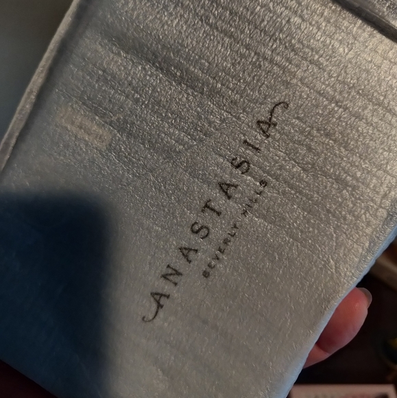 Moonchild Anastasia Beverly Hills Glow Kit - Picture 4 of 6